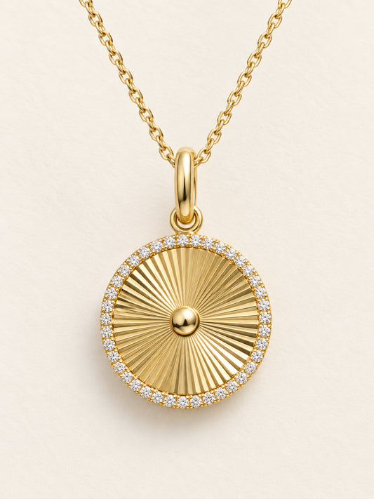 Round Pendant Diamond Necklace  in 18k Yellow Gold